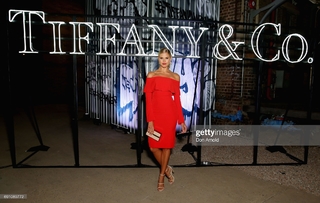 Natalie Roser feet photo thumbnail