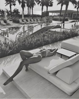 Natalie Roser feet photo thumbnail