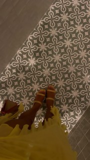 Natalie Roser feet photo thumbnail