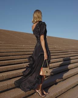 Natalie Roser feet photo thumbnail