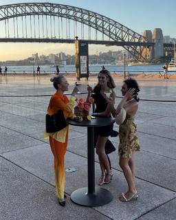 Natalie Roser feet photo thumbnail