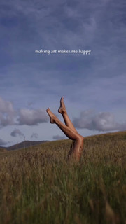 Natalie Roser feet photo thumbnail