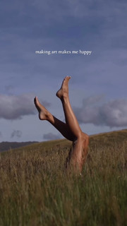 Natalie Roser feet photo thumbnail