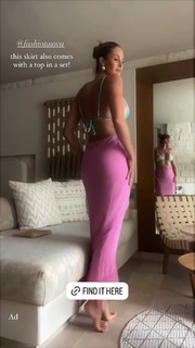 Natalie Roser feet photo thumbnail