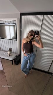 Natalie Roser feet photo thumbnail