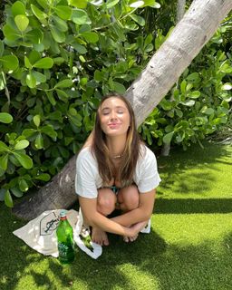 Natalie Roush feet photo thumbnail