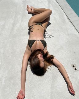 Natalie Roush feet photo thumbnail