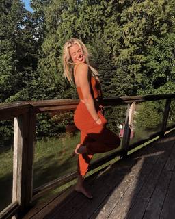 Natalie Sharp feet photo 4