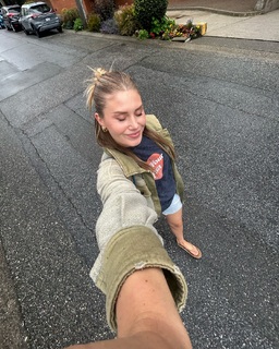 Natalie Sharp feet photo 8