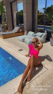 Natalie Thanou feet photo 14