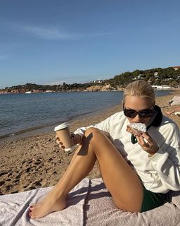 Natalie Thanou feet photo 4