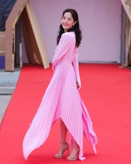 Natalie Tong feet photo 11