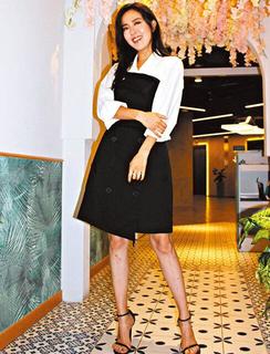 Natalie Tong feet photo 17