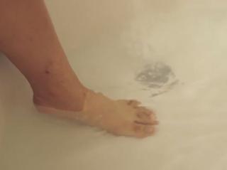 Natalie Tran feet photo thumbnail