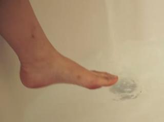 Natalie Tran feet photo thumbnail