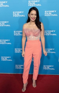 Natalie Tran feet photo thumbnail