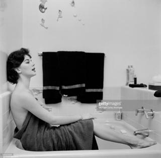Natalie Wood feet photo thumbnail