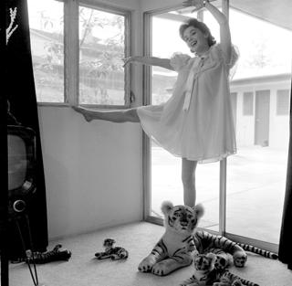 Natalie Wood feet photo thumbnail