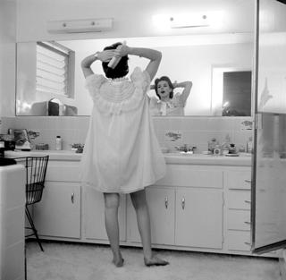 Natalie Wood feet photo thumbnail