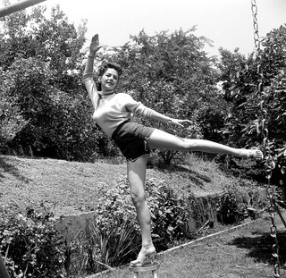 Natalie Wood feet photo thumbnail