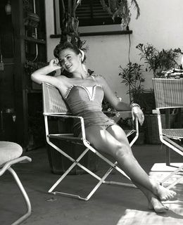 Natalie Wood feet photo thumbnail