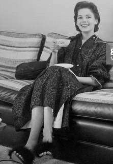 Natalie Wood feet photo thumbnail