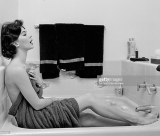 Natalie Wood feet photo thumbnail