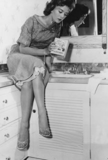 Natalie Wood feet photo thumbnail
