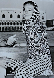 Natalie Wood feet photo thumbnail