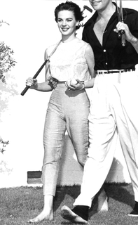 Natalie Wood feet photo thumbnail