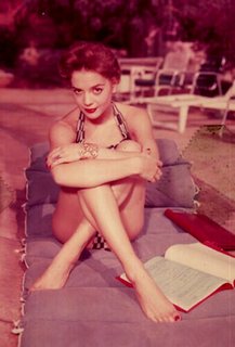 Natalie Wood feet photo thumbnail