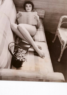 Natalie Wood feet photo thumbnail