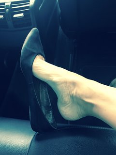 Natalie Zea feet photo thumbnail