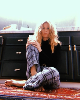 Natalie Zea feet photo thumbnail