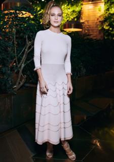Natalya Ionova feet photo thumbnail