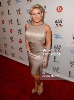 Natalya Neidhart feet photo thumbnail