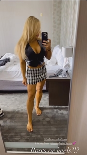 Natalya Neidhart feet photo thumbnail