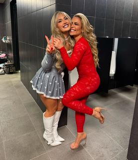 Natalya Neidhart feet photo thumbnail