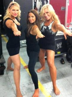 Natalya Neidhart feet photo thumbnail