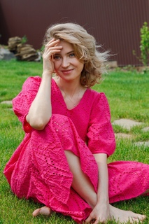 Natalya Poklonskaya feet photo thumbnail