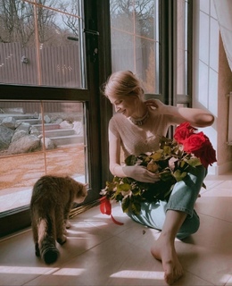Natalya Poklonskaya feet photo thumbnail