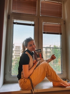Natalya Poklonskaya feet photo thumbnail