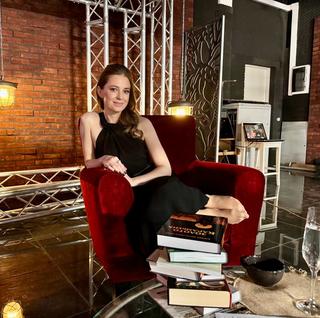 Natalya Poklonskaya feet photo thumbnail