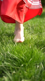 Natalya Poklonskaya feet photo thumbnail