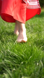 Natalya Poklonskaya feet photo thumbnail