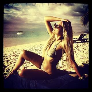 Natalya Rudova feet photo thumbnail