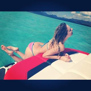 Natalya Rudova feet photo thumbnail