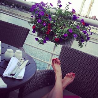 Natalya Rudova feet photo thumbnail