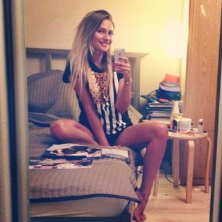 Natalya Rudova feet photo thumbnail