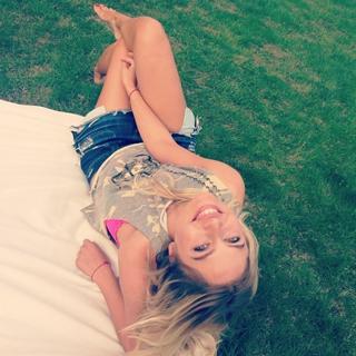 Natalya Rudova feet photo thumbnail